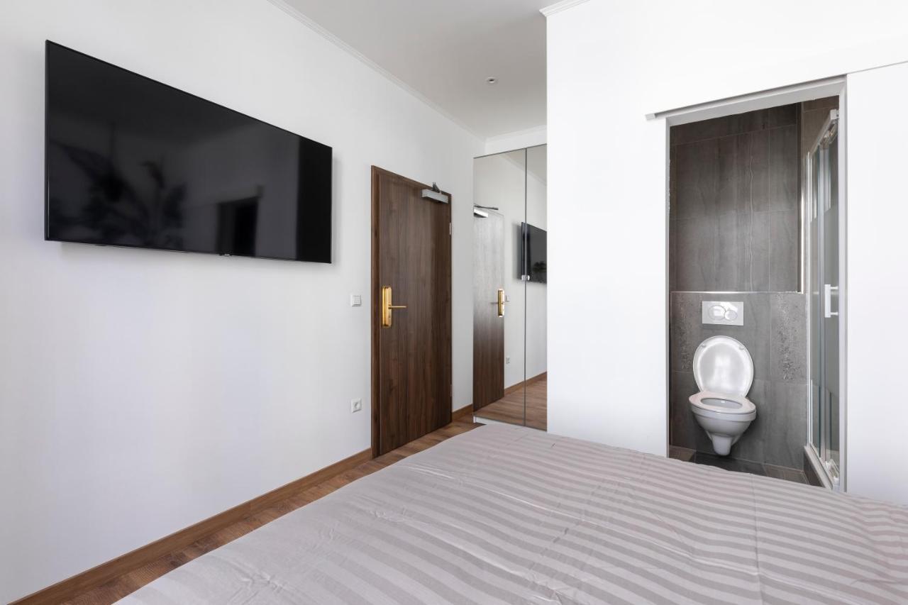 Iqs Rooms - Chambre Double Avec Salle De Bain Lussemburgo Esterno foto