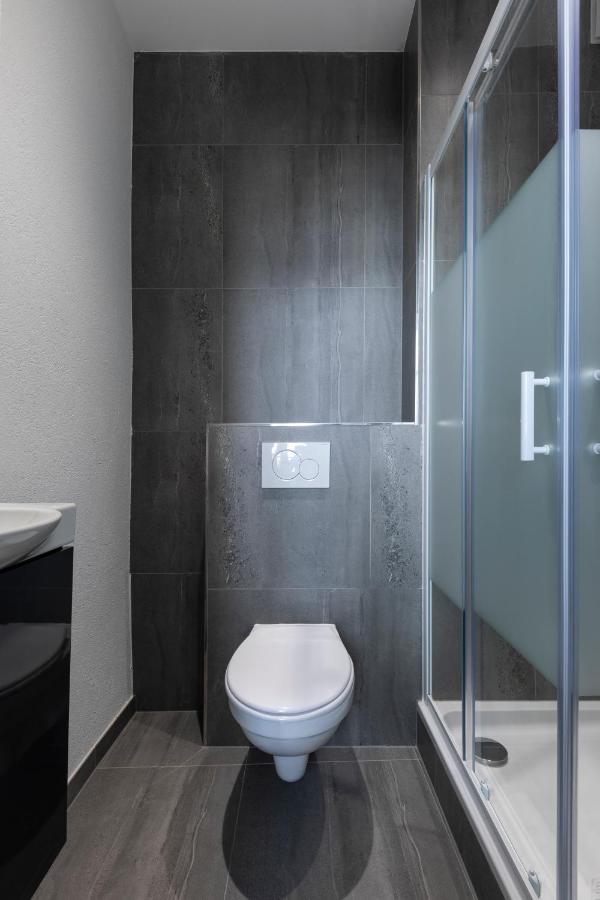 Iqs Rooms - Chambre Double Avec Salle De Bain Lussemburgo Esterno foto